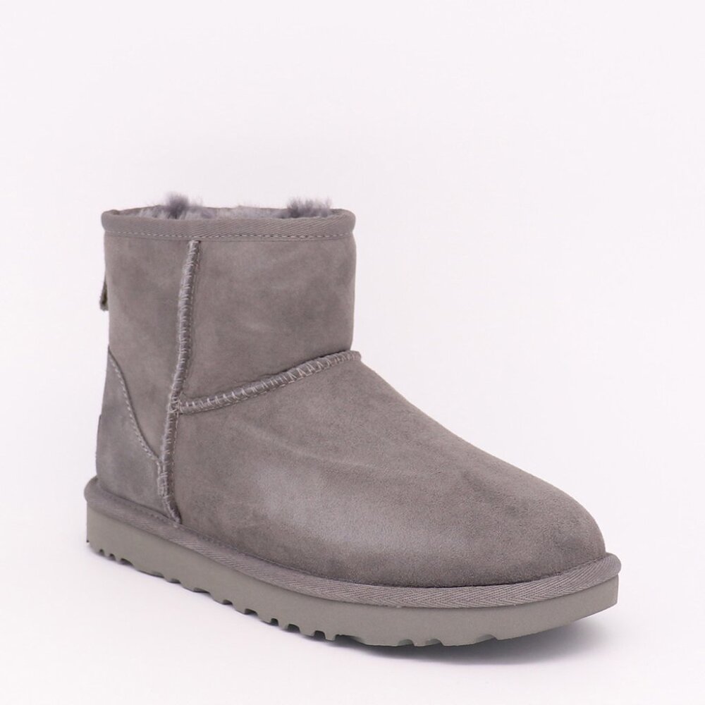 NWT - UGG Classic Mini II Boots - Grey❄️🩶
